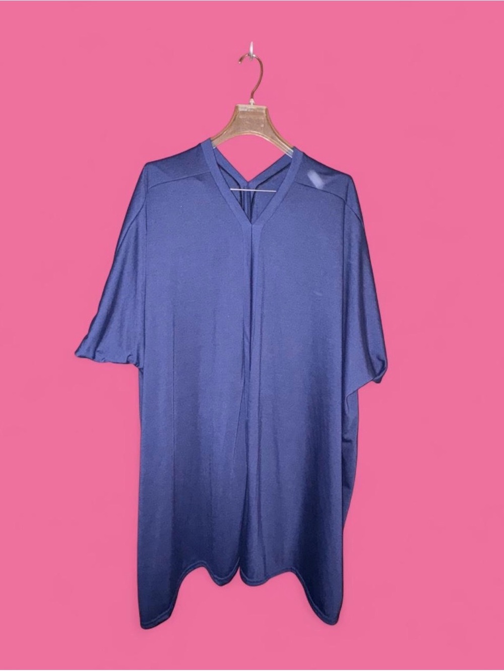Relaxed V-Neck Short Sleeve Top in Blue